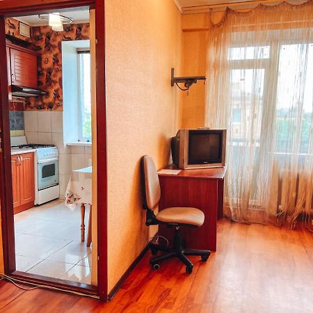 קייב Apartment Near Metro Station Darnitsa מראה חיצוני תמונה