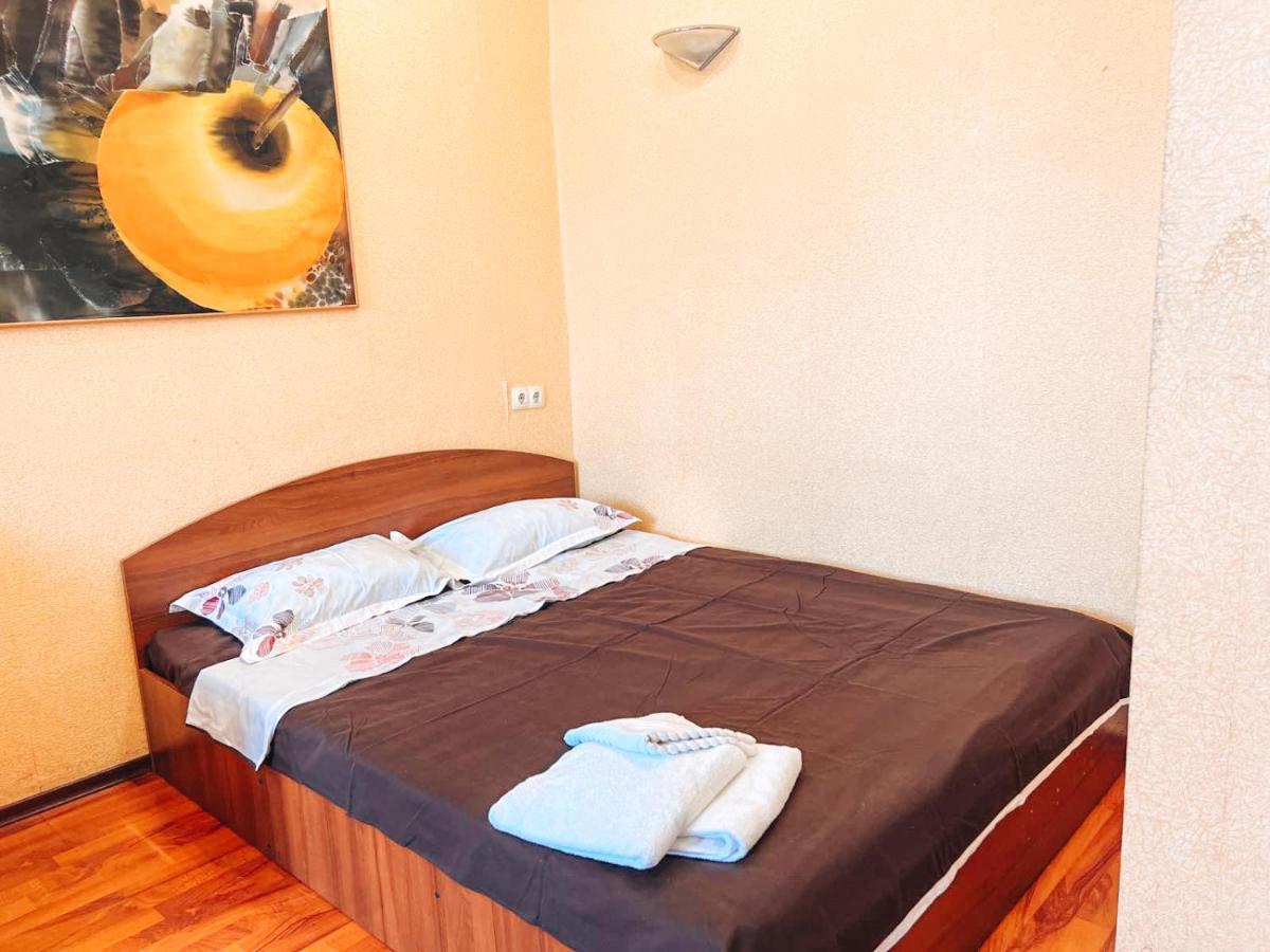 קייב Apartment Near Metro Station Darnitsa מראה חיצוני תמונה