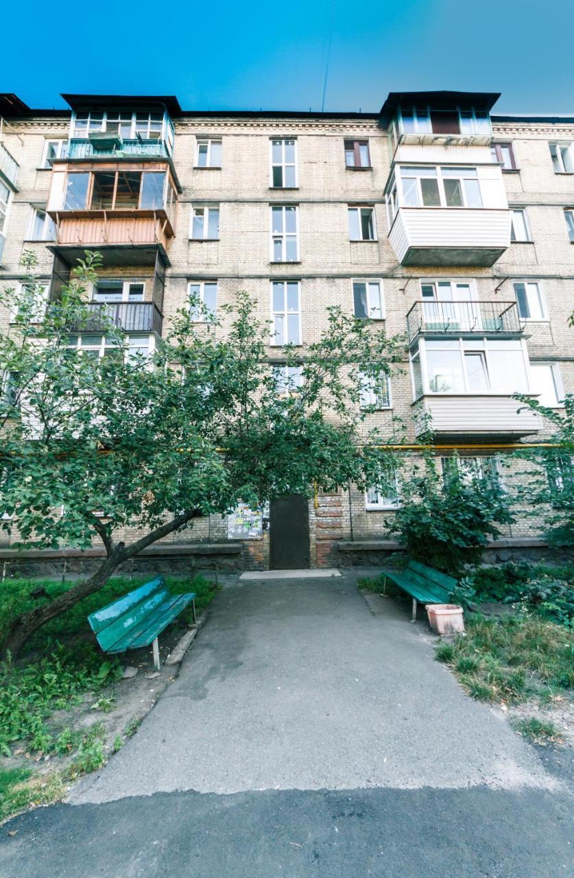 קייב Apartment Near Metro Station Darnitsa מראה חיצוני תמונה