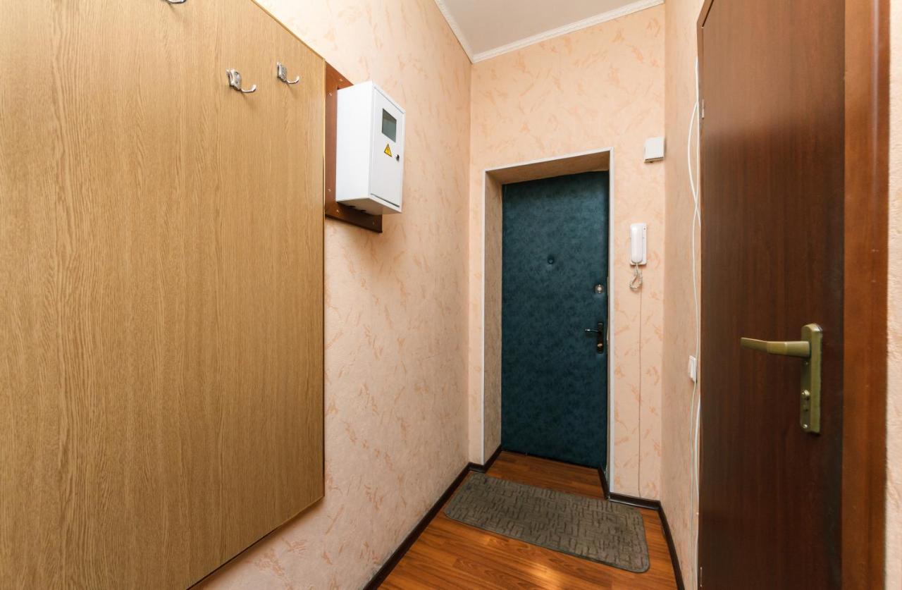 קייב Apartment Near Metro Station Darnitsa מראה חיצוני תמונה